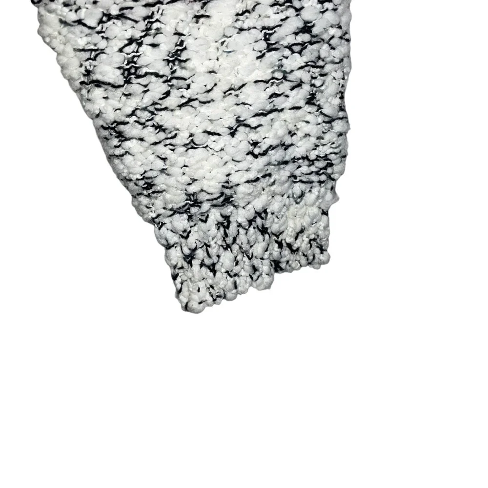 ASTR Marled Knit Sweater Women's M Black White Lace Back‎ Long Sleeve Pullover